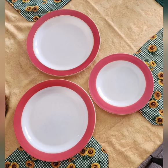 Pyrex plates - Picture 3 of 6